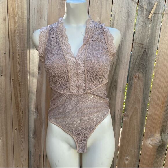 Haute Monde beige lace bodysuit size medium - Picture 12 of 13